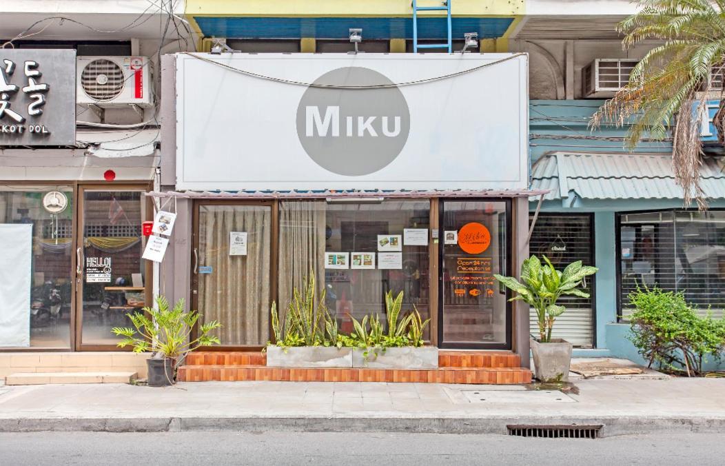 Miku Guesthouse Banguecoque Exterior foto
