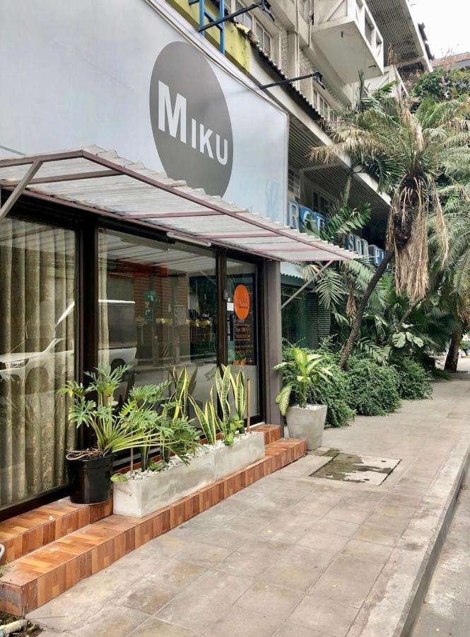 Miku Guesthouse Banguecoque Exterior foto