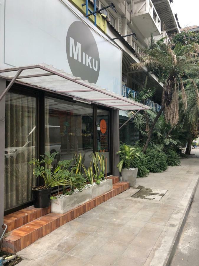 Miku Guesthouse Banguecoque Exterior foto